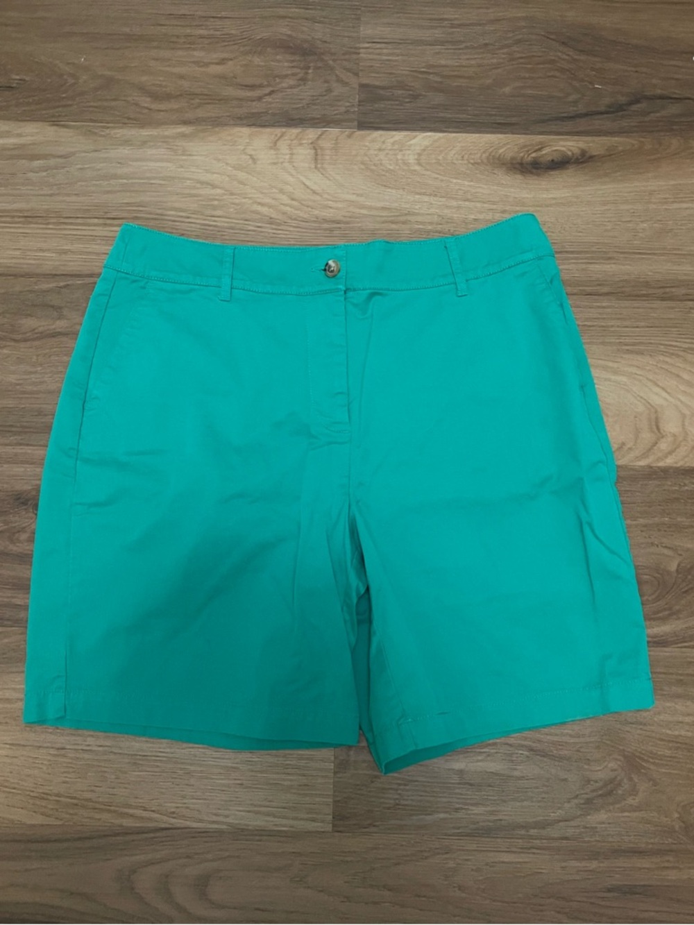 Kim Rogers Green Bermuda Shorts Size 16